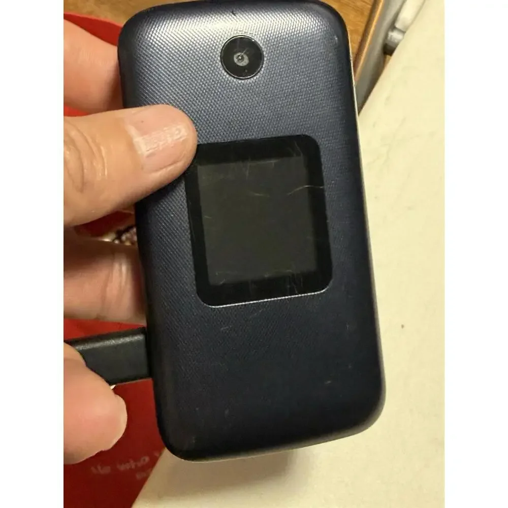 TCL Flip Pro 4GB (Black) Verizon 4G LTE Prepaid Flip Phone Excellent Condition